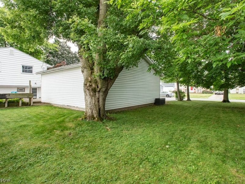 6526 Stonecrest Drive, Brook Park, OH 44142 Photo 38
