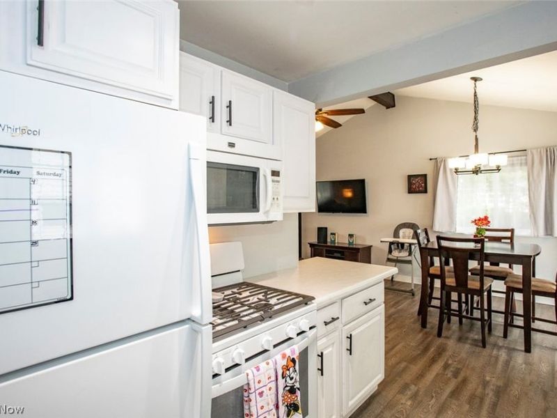 6526 Stonecrest Drive, Brook Park, OH 44142 Photo 8