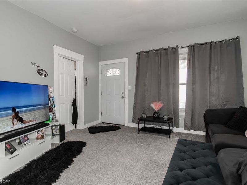 10302 Manor Avenue, Cleveland, OH 44104 Photo 7