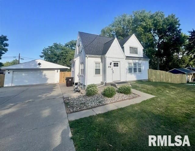 912 S Stewart Street, Creve Coeur, IL 61610 Main Photo