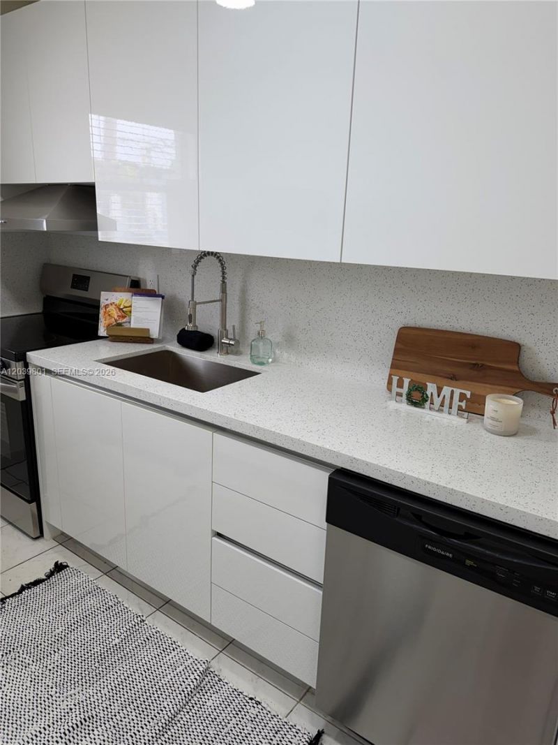 22 SW 55th Ave Rd, Unit 22, Miami, FL 33134 Photo