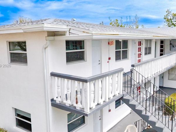 2458 Polk St , Unit 201, Hollywood, FL 33020