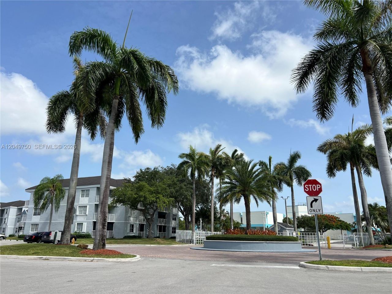 8500 SW 212th St, Unit 307, Cutler Bay, FL 33189 Photo