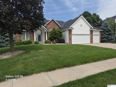 1208 Norton Drive, Papillion, NE 68046
