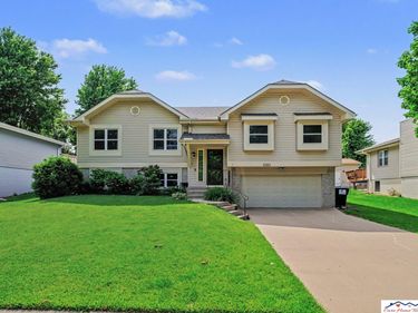 7728 S 70th Street, La Vista, NE 68128