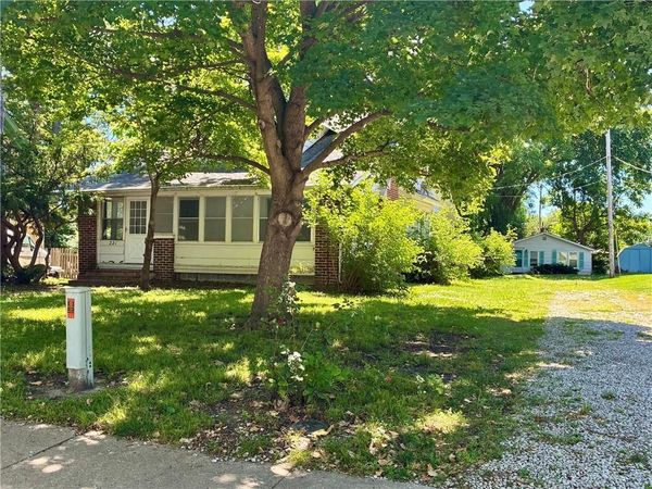 221 W Kansas Street, Liberty, MO 64068