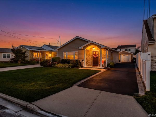 30 Elm Street , Massapequa, NY 11758