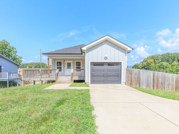 2015 N Chamberlain Avenue, Chattanooga, TN 37406