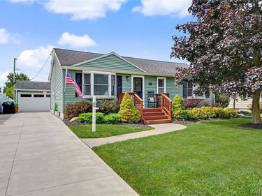 4351 E Frontier Drive, Buffalo, NY 14219