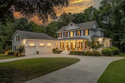 8655 Mcchune Court photo 4