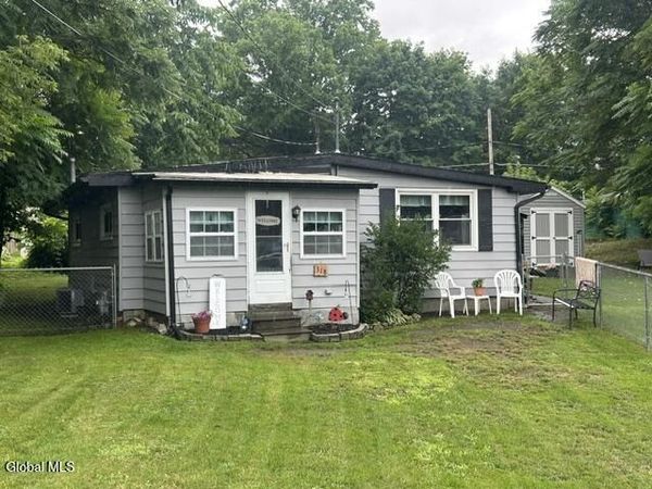 318 Richfield Street, Troy, NY 12182
