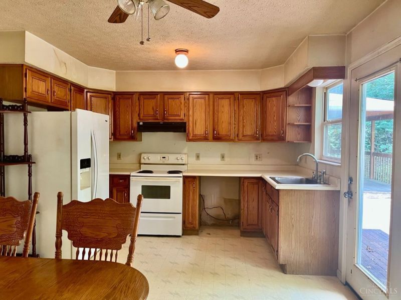 331 Dortmund Drive, Perry Twp, OH 45118 Photo 4