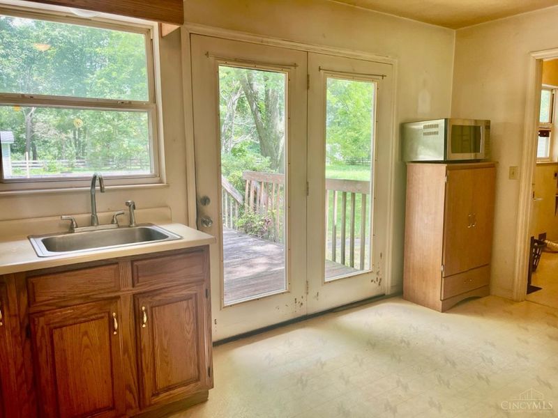 331 Dortmund Drive, Perry Twp, OH 45118 Photo 6