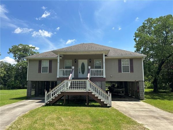 2250 Dog River Court, Mobile, AL 36605