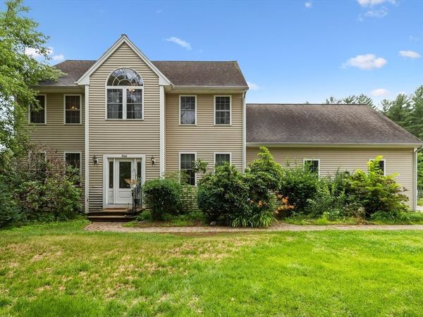 566 Mendon Rd, Sutton, MA 01590
