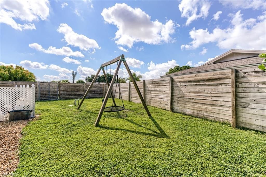 5302 Shalley Cir E, Fort Myers, FL 33919 Photo
