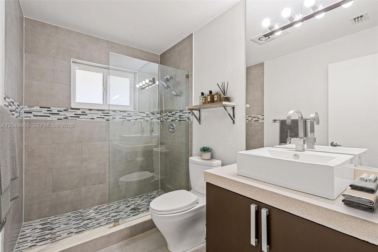 1550 Tyler St , Hollywood, FL 33020 Photo