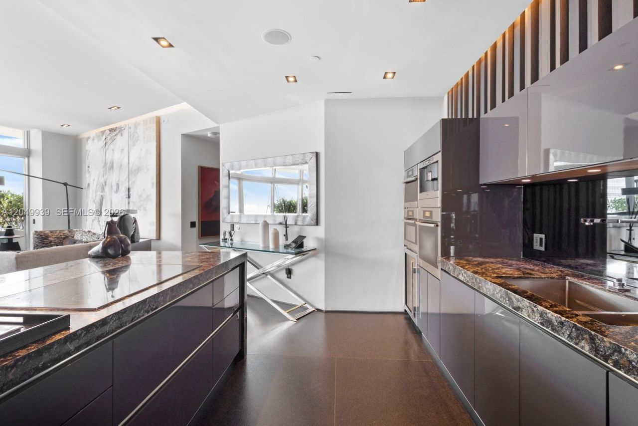 200 Biscayne Boulevard Way, Unit PH-5404, Miami, FL 33131 Photo