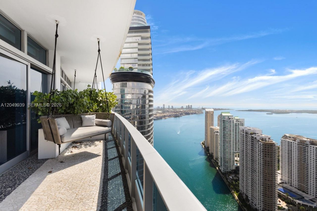 200 Biscayne Boulevard Way, Unit PH-5404, Miami, FL 33131 Photo