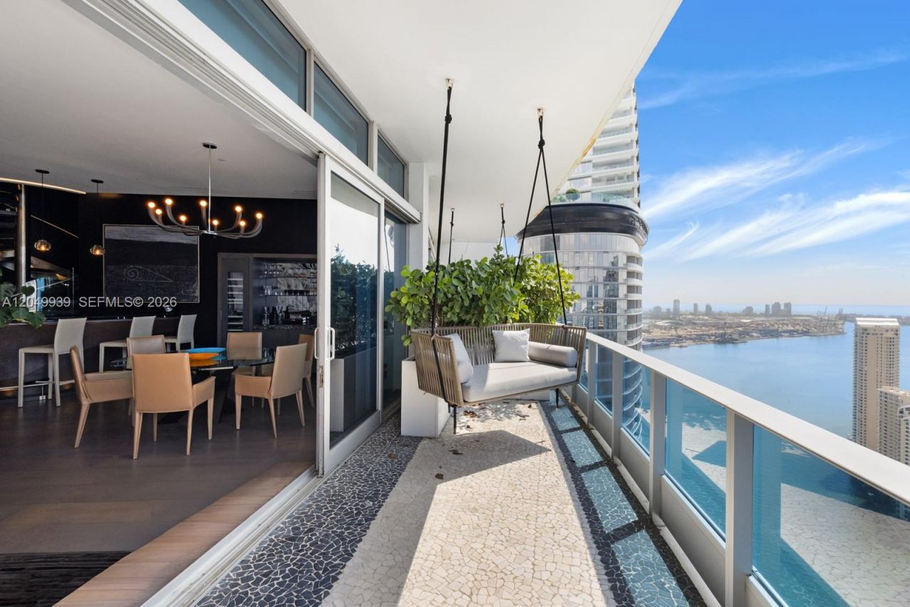 200 Biscayne Boulevard Way, Unit PH-5404, Miami, FL 33131 Photo