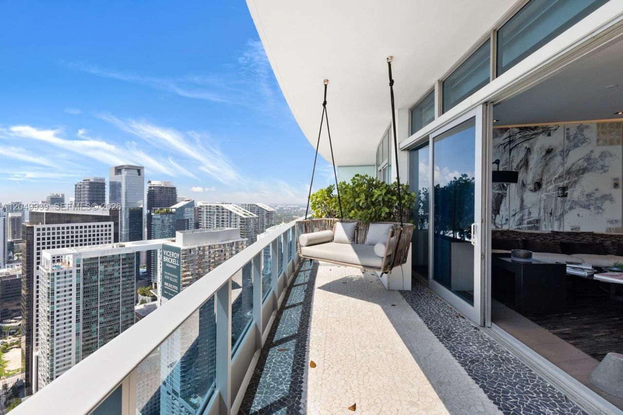 200 Biscayne Boulevard Way, Unit PH-5404, Miami, FL 33131 Photo