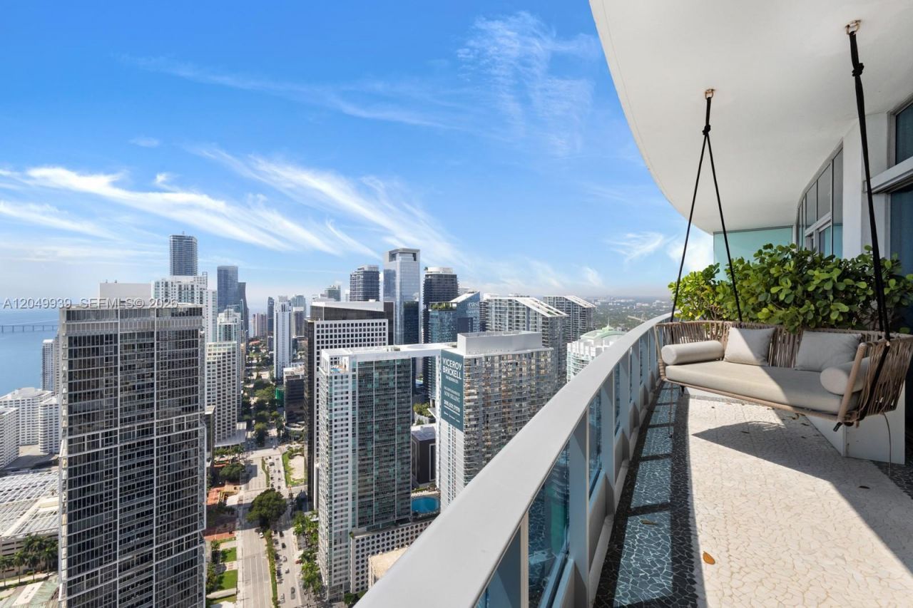 200 Biscayne Boulevard Way, Unit PH-5404, Miami, FL 33131 Photo