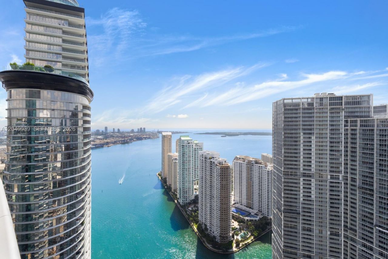 200 Biscayne Boulevard Way, Unit PH-5404, Miami, FL 33131 Photo