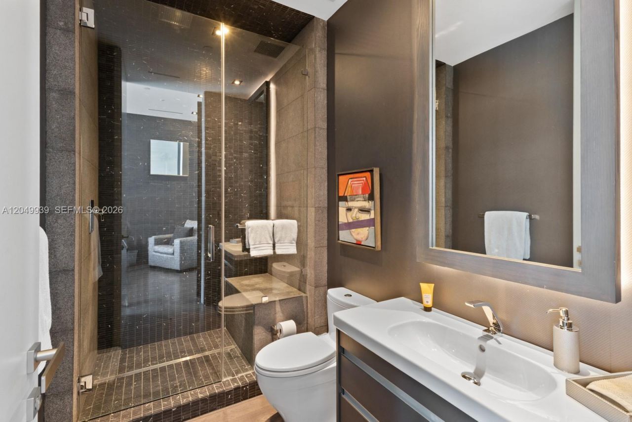 200 Biscayne Boulevard Way, Unit PH-5404, Miami, FL 33131 Photo