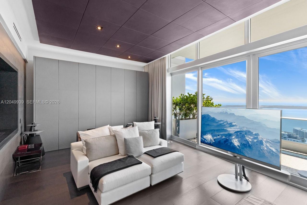 200 Biscayne Boulevard Way, Unit PH-5404, Miami, FL 33131 Photo