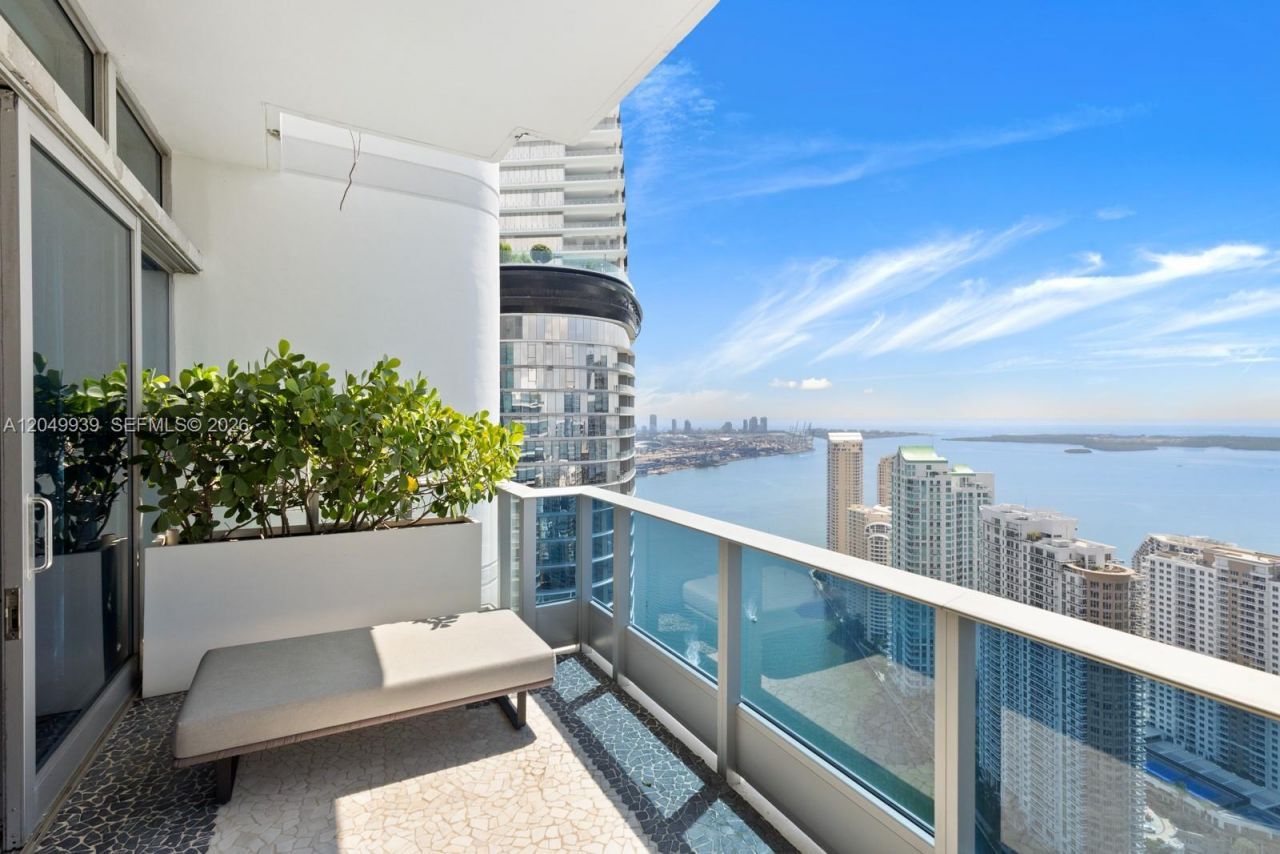 200 Biscayne Boulevard Way, Unit PH-5404, Miami, FL 33131 Photo