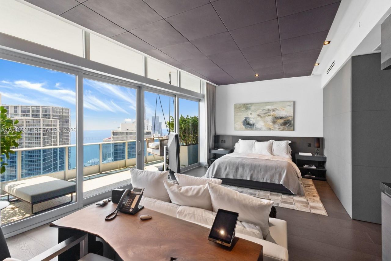 200 Biscayne Boulevard Way, Unit PH-5404, Miami, FL 33131 Photo