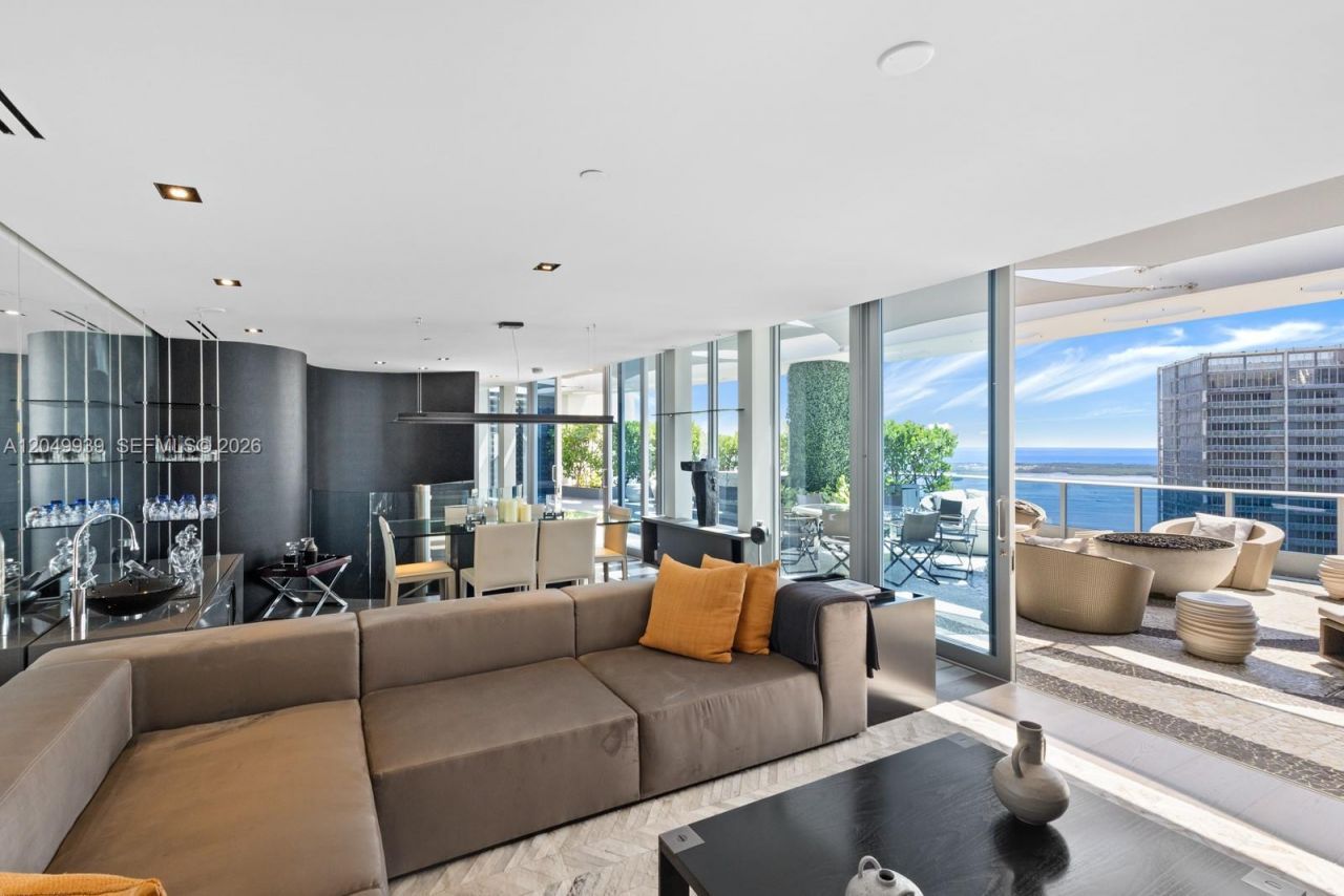 200 Biscayne Boulevard Way, Unit PH-5404, Miami, FL 33131 Photo