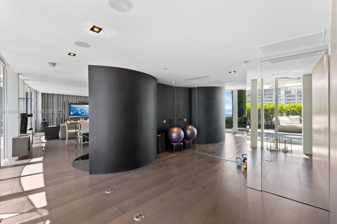 200 Biscayne Boulevard Way, Unit PH-5404, Miami, FL 33131 Photo