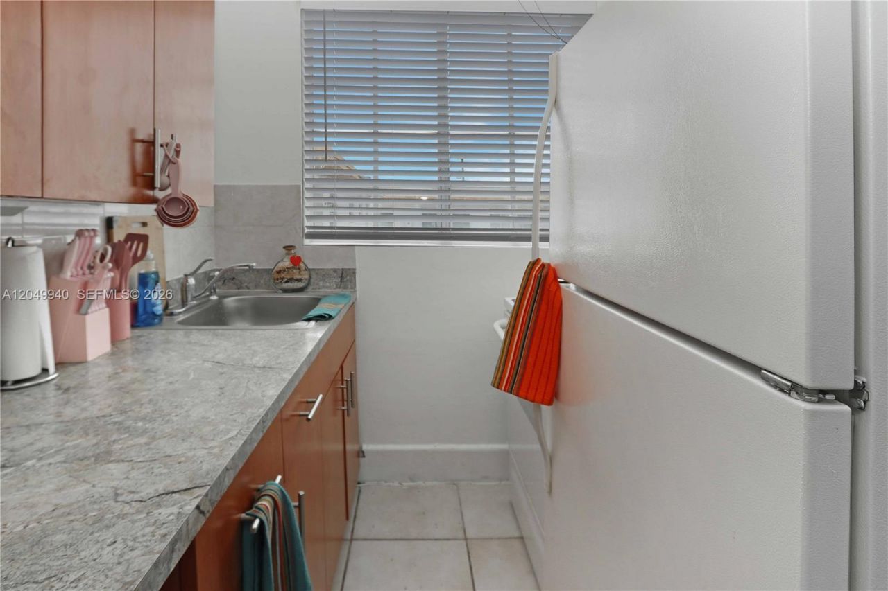 1563 SW 2nd St , Miami, FL 33135 Photo