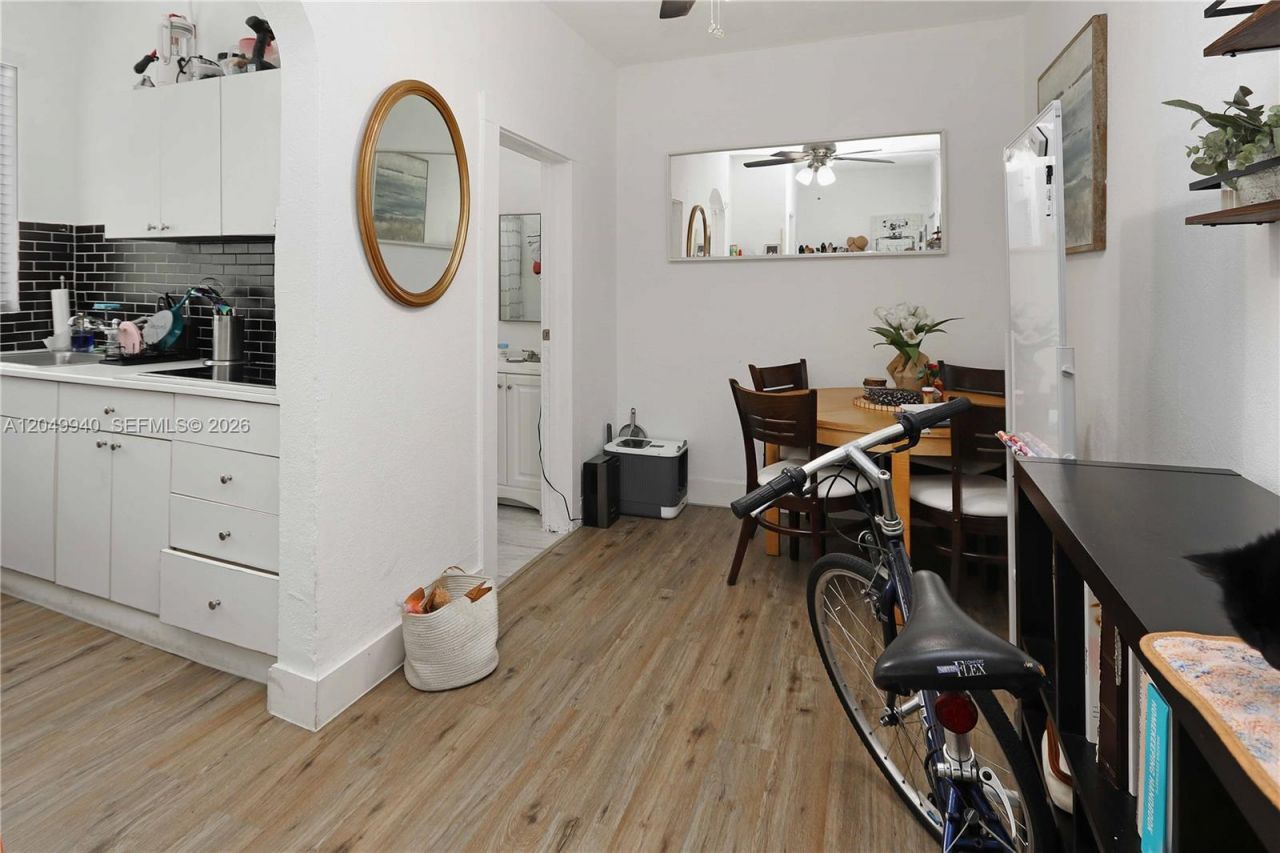 1563 SW 2nd St , Miami, FL 33135 Photo