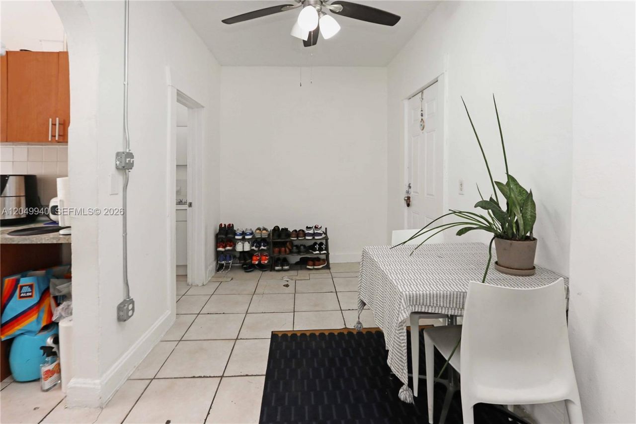 1563 SW 2nd St , Miami, FL 33135 Photo