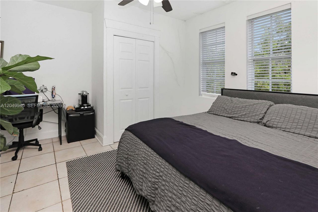 1563 SW 2nd St , Miami, FL 33135 Photo