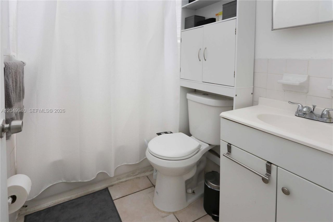 1563 SW 2nd St , Miami, FL 33135 Photo