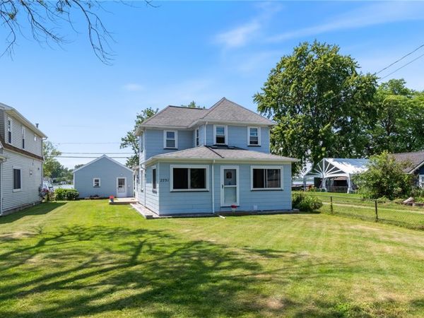2751 Edgemere Drive , Rochester, NY 14612