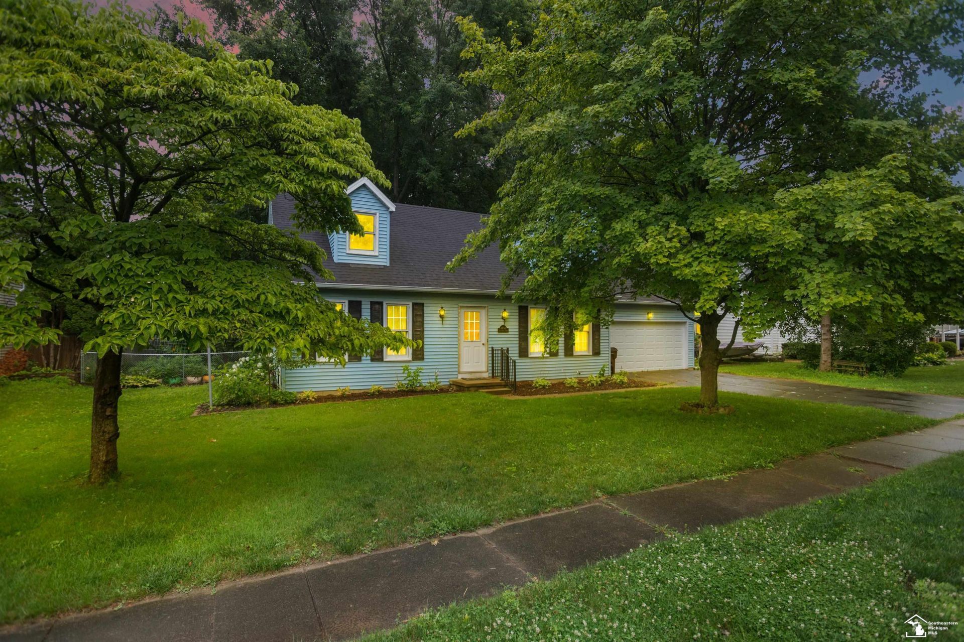 8858 Tanglewood Road, Temperance, MI 48182 Main Photo