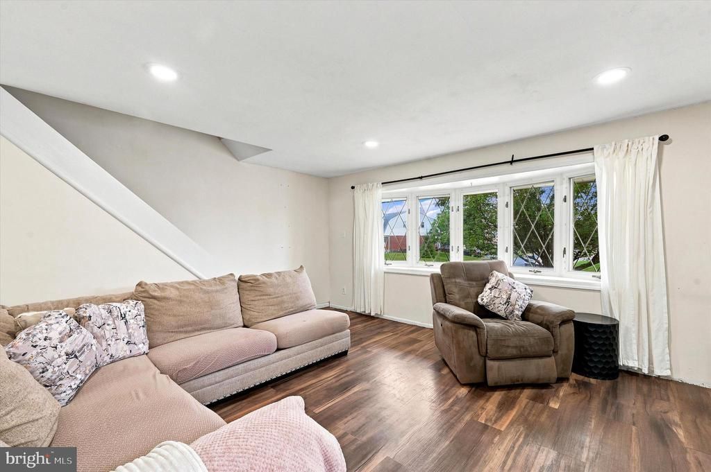 1403 PARKLANE ROAD, SWARTHMORE, PA 19081