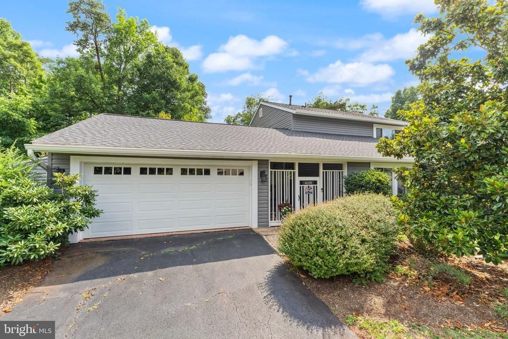 314 Avondale Drive, Sterling, VA 20164 Main Photo
