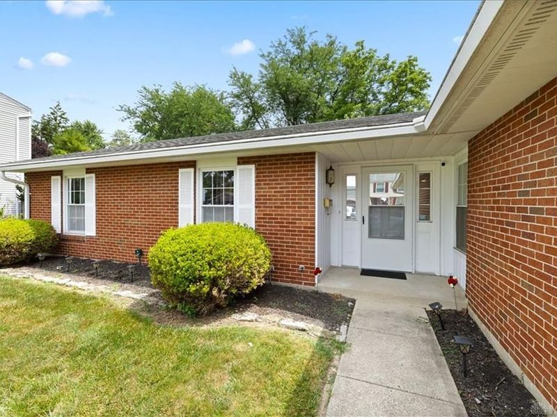 4098 Meadowsweet Dr, Riverside, OH 45424 Photo 4