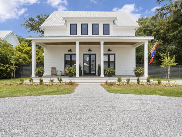 305 Beach Hill Road, Ocean Springs, MS 39564
