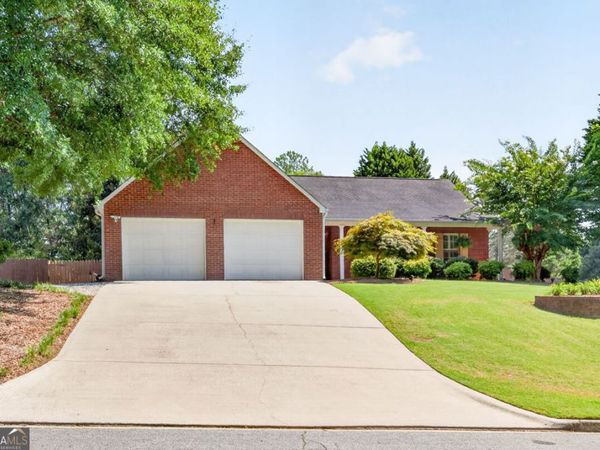 1561 Timber Heights Drive, Loganville, GA 30052