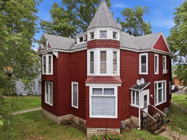 219 9th STREET S, La Crosse, WI 54601