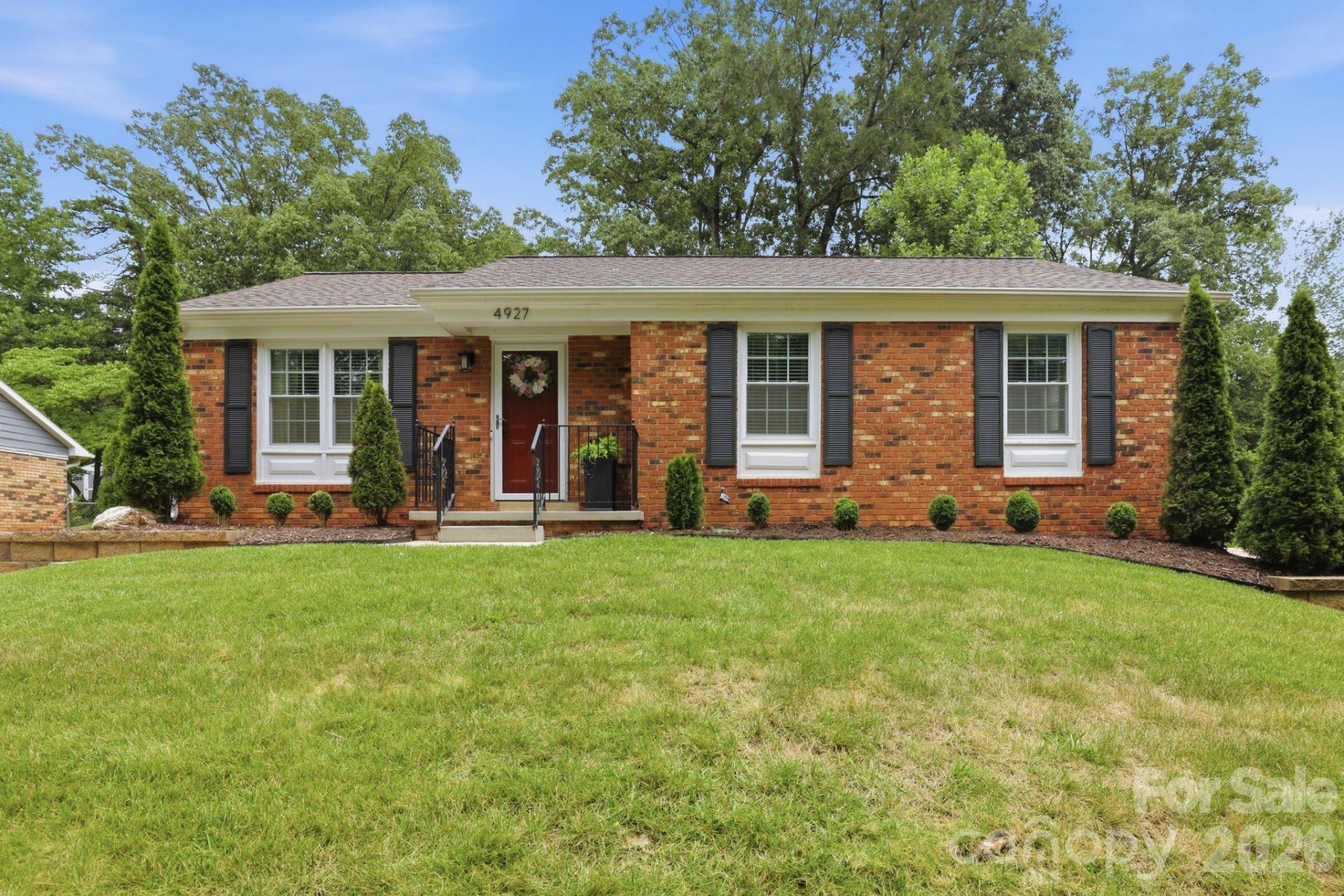 4927 Farm Pond Lane, Charlotte, NC 28212 Main Photo