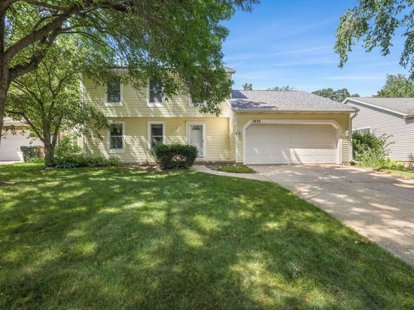 7830 W Oakbrook Circle, Madison, WI 53717