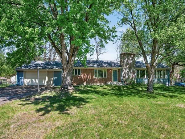 1357 County Road H2 , White Bear Lake, MN 55110