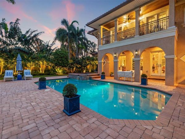 1124 SEVILLE LANE NE, ST PETERSBURG, FL 33704